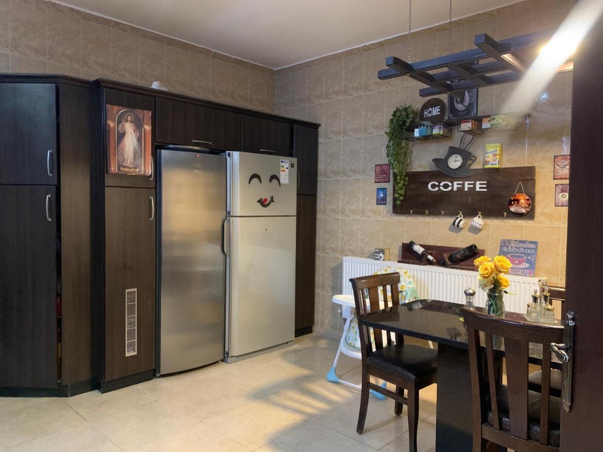 Laura'S Modern Villa Мадаба Екстер'єр фото