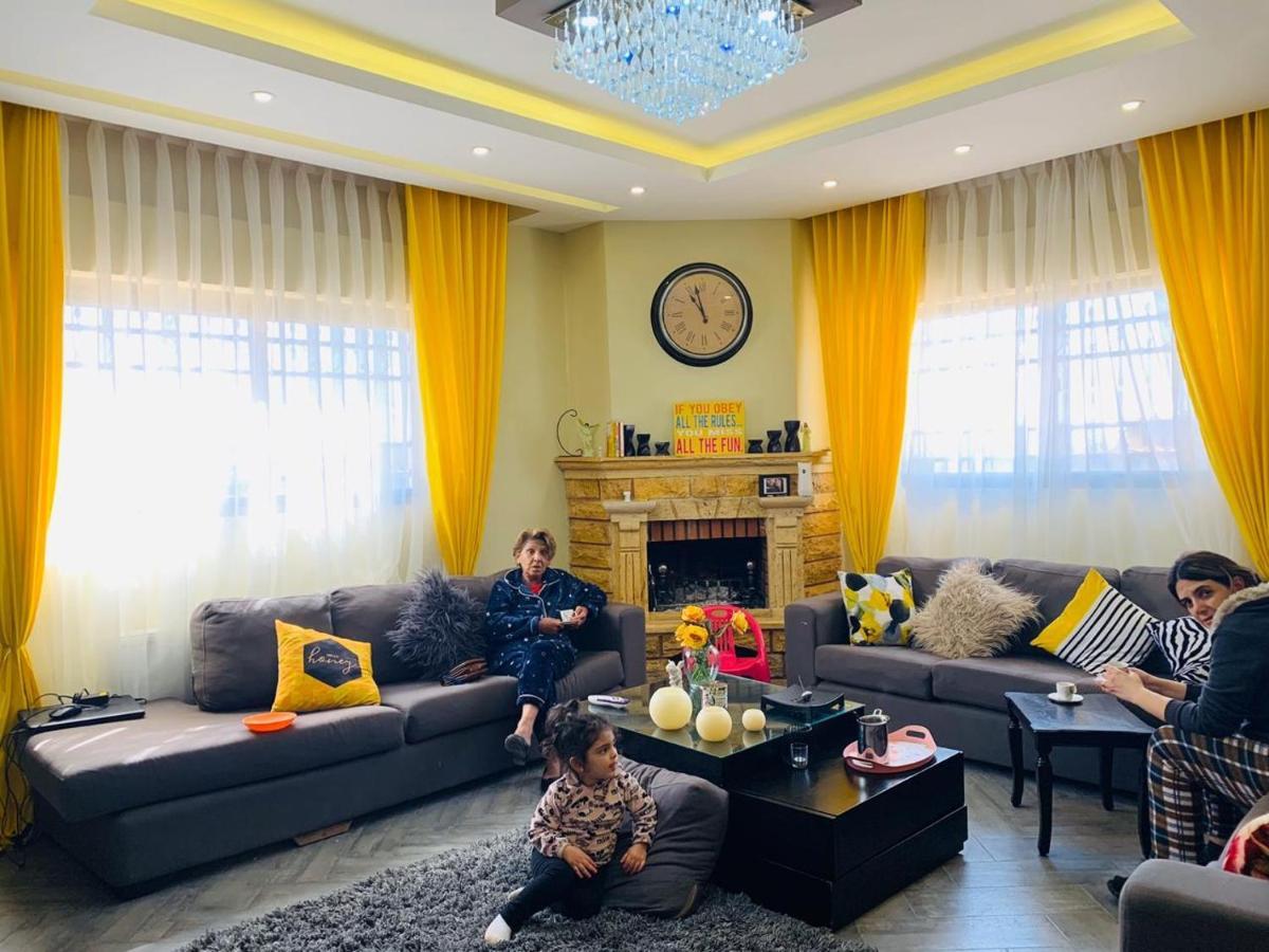 Laura'S Modern Villa Мадаба Екстер'єр фото